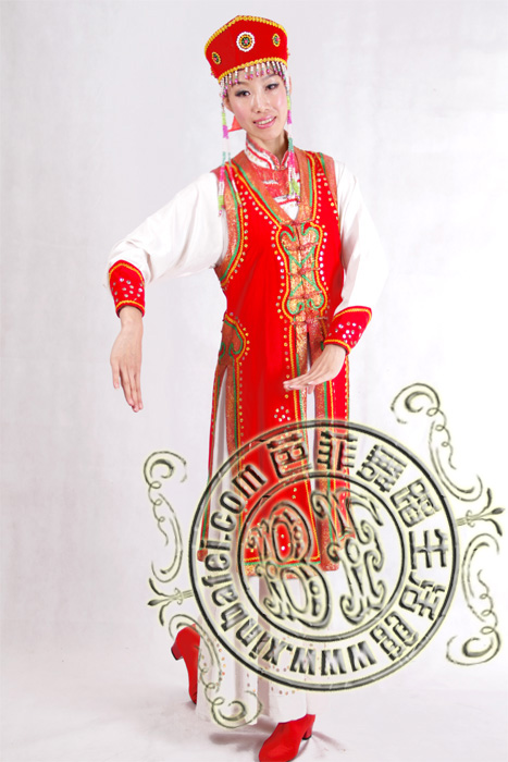 红色长袍蒙古服装