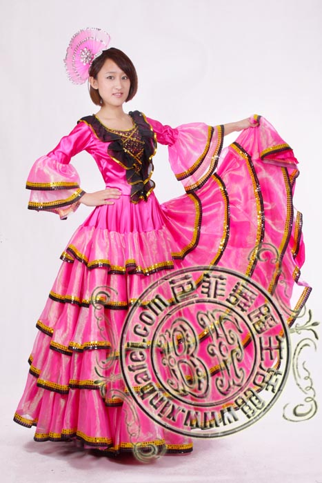 粉色西班牙舞蹈服装