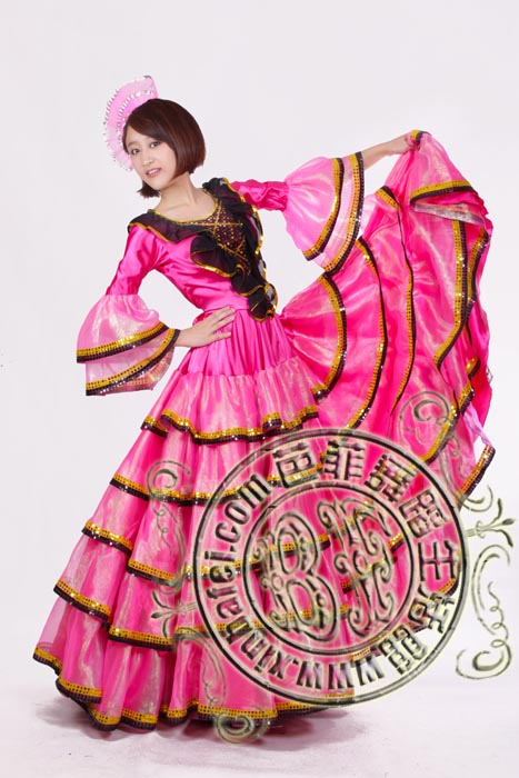 粉色西班牙舞蹈服装