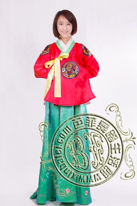 红绿朝鲜民族服装