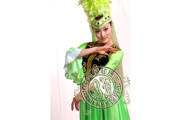 绿新疆民族舞蹈服装